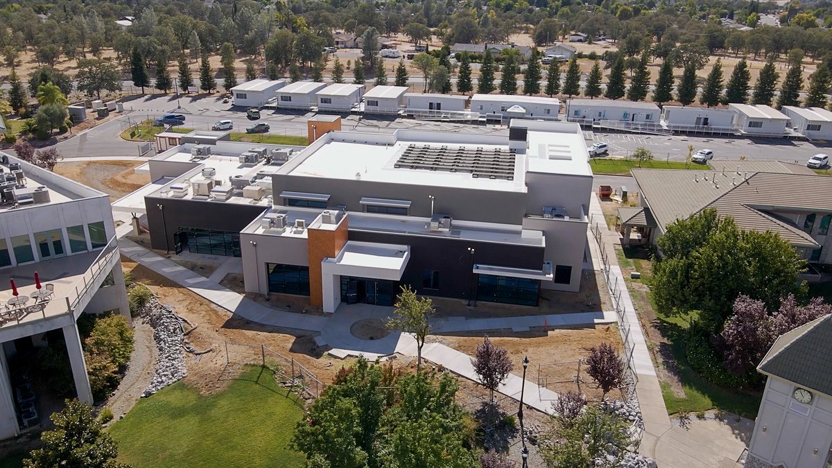 SimpsonU's tweet photo. 10 days until we cut the ribbon on the Hugh &amp; Hazel Darling Center for Business, Technology, and Engineering! ✂️ https://t.co/YRPuqk08fH