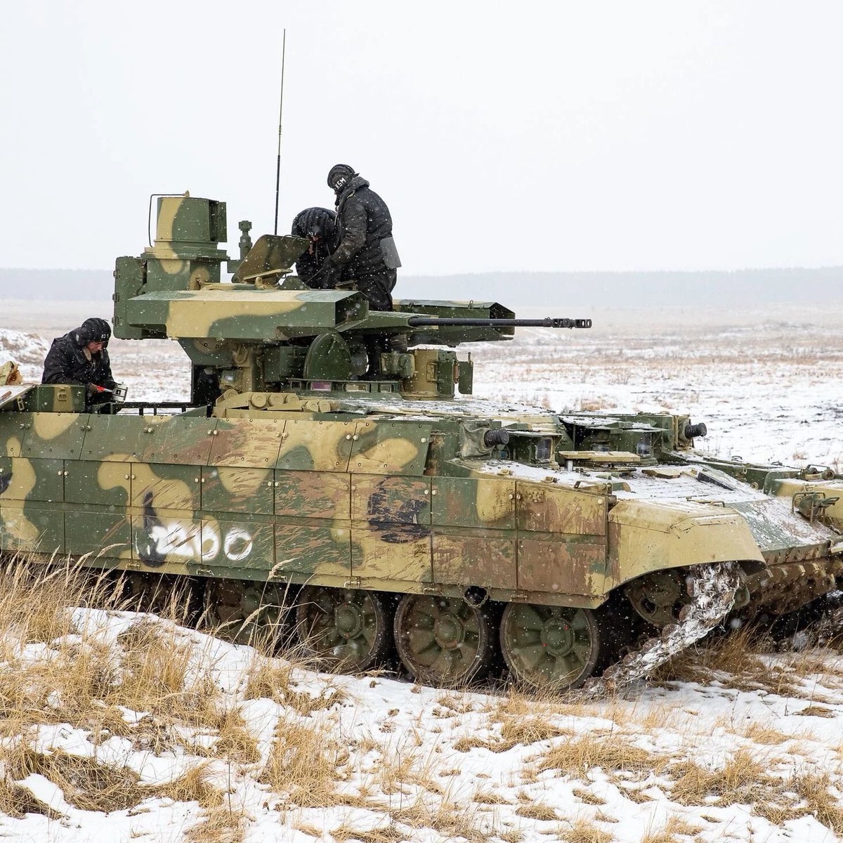 Volke__'s tweet photo. So what does H-2200 marking you can see on Russian tanks actually mean?

It's a 5 character code, used for oversized cargo!
It goes as follows:
1- H (always)
2- lower oversize (1-6)
3- lateral oversize (1-6)
4- upper oversize (1-3)
5- vertical oversize (0, if exceeded 8)
1/2 https://t.co/QnkLovFOHR