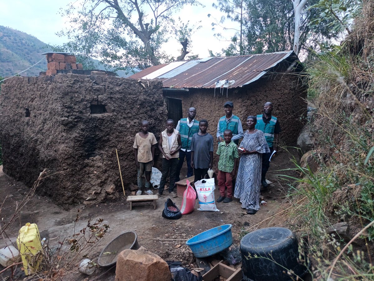 Gosafo_ug's tweet photo. ... One mother held our hands, trembling, and said, "I didn't know what my children were going to eat tonight..."

#gosafoug #EmergencyRelief #HopeInAction #ChildProtection #Uganda #LoveInAction #everychildmatters #foodsecurity #CommunityImpact https://t.co/sOfFhkoQba