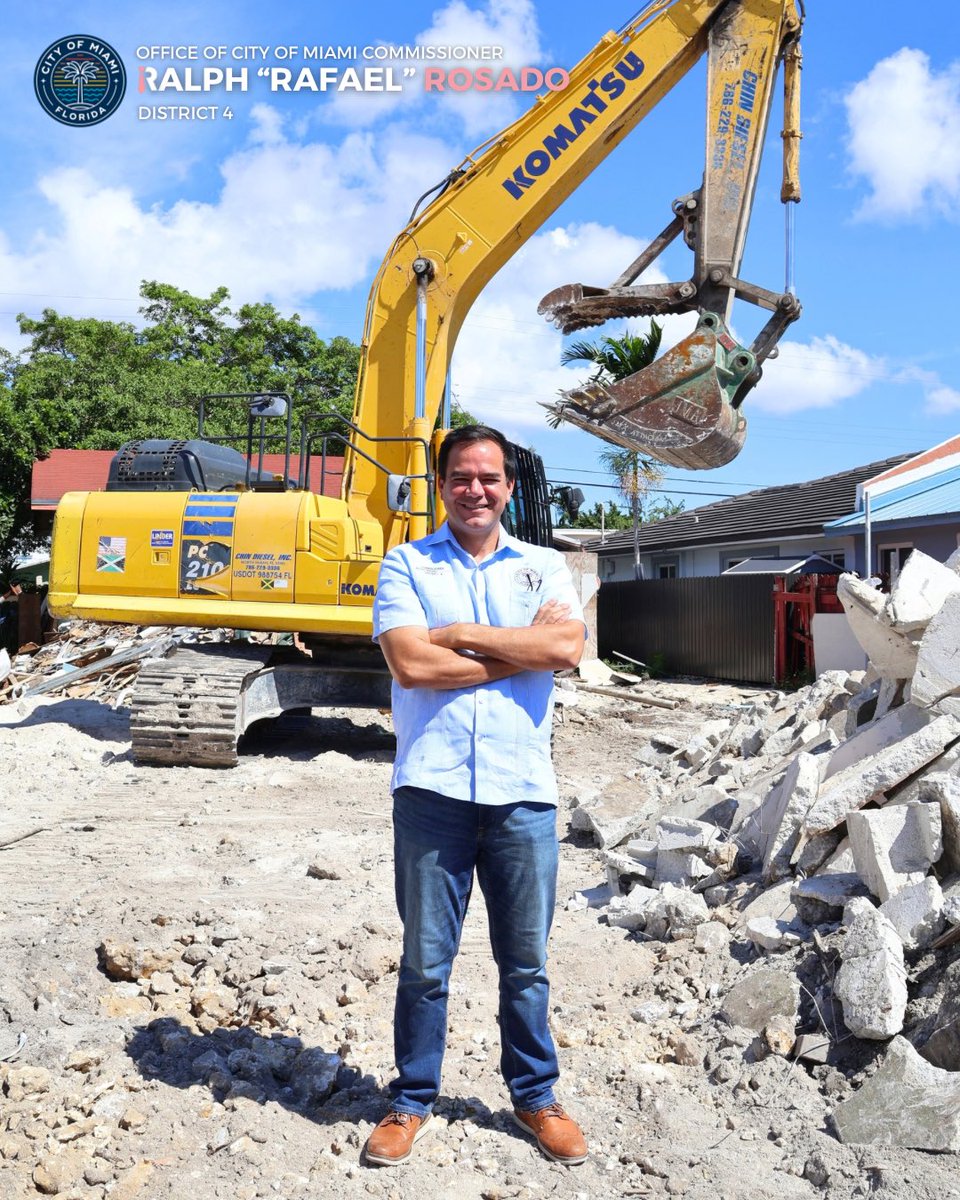 ralphrosado305's tweet photo. A new park is on the way! 🌳
 
Auburndale is a 100-year-old neighborhood that has never had its own park. 

Today marks the start of a transformation as demolition begins on a structure that was deemed unsafe in the neighborhood and that will soon be a park for all to enjoy.
 
My goal is simple: a park within a 10-minute walk for every District 4 resident. Now, we are one step closer.

…

¡Un nuevo parque está en camino! 🌳

Auburndale es un vecindario con 100 años de historia que nunca ha tenido su propio parque.

Hoy comienza una transformación: se inicia la demolición de una estructura que fue declarada insegura en el vecindario y que muy pronto dará paso a un parque para que todos puedan disfrutarlo.

Mi objetivo es sencillo: que cada residente del Distrito 4 tenga un parque a menos de 10 minutos caminando de su hogar. Hoy estamos un paso más cerca de hacerlo realidad.