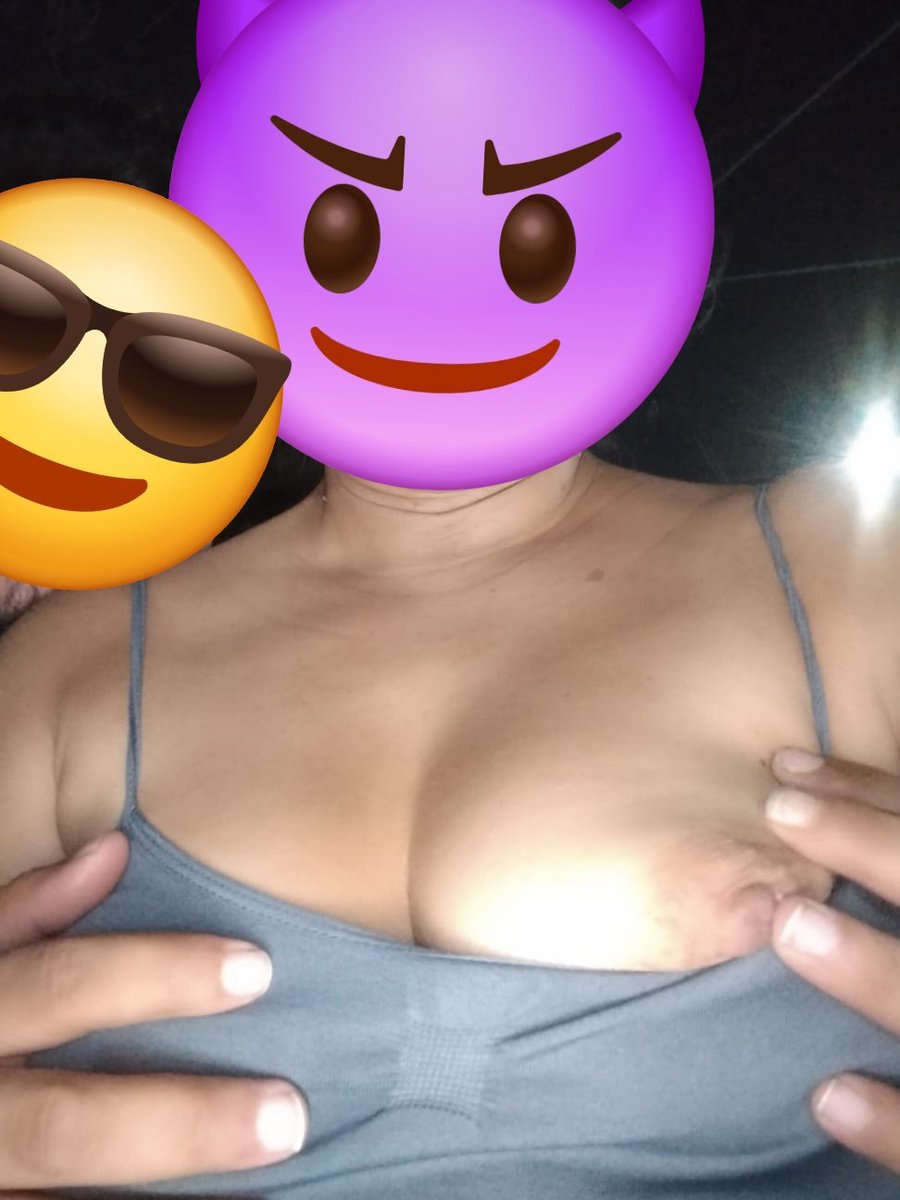 AvaryEldar's tweet photo. Aqui les dejamos estas bonitas fotos si les gustan comenten saluditos en este #MartesDeEnseñarLasTetas @JavierV90879959 @eldeparojo @opiamty @Mty818Pareja @negro_regio 
#hotwife
#tetasyalgomás 
#martesdetentación https://t.co/HLH0YOucjH