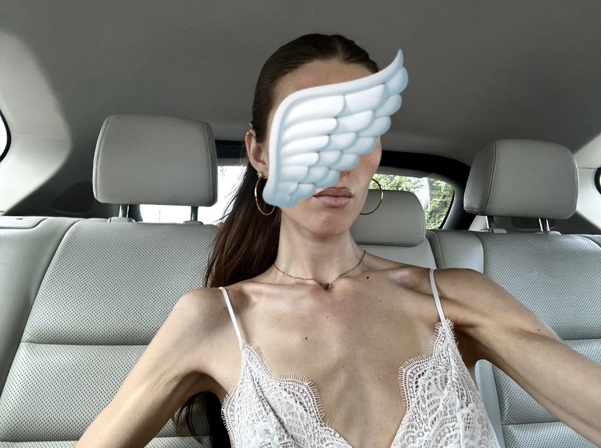 forevergirlkad's tweet photo. me 🤝 a low cut top

#thin #thinspo #th1nspo #ed #edtwt #edrtwt #skinny #skinnytwt #ricecaketwt #wl https://t.co/c2SBl37S1I