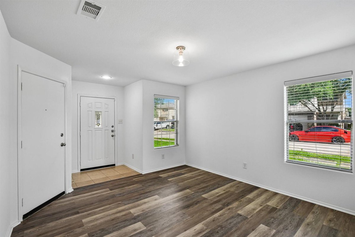 Sold_byDkirk's tweet photo. Don't scroll past this home! It might be what you've been looking for.

#yourrealtorhouston #Realestate #HoustonRealestate #Htown #Houston #HTX #Buyingrealestate #SellingRealestate #LeasingRealestate #InvestingRealEstate #Century21western #Century21relentless https://t.co/BP0ZO2Dth0