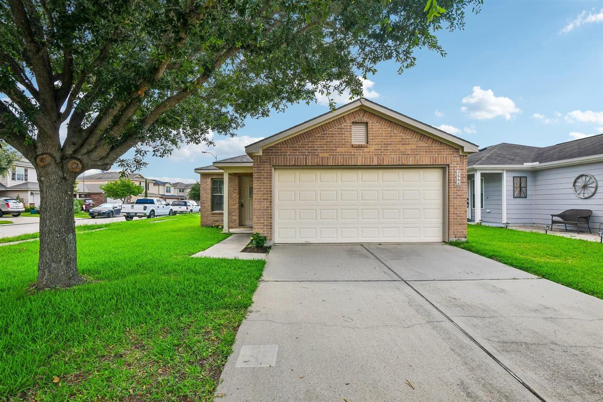 Sold_byDkirk's tweet photo. Don't scroll past this home! It might be what you've been looking for.

#yourrealtorhouston #Realestate #HoustonRealestate #Htown #Houston #HTX #Buyingrealestate #SellingRealestate #LeasingRealestate #InvestingRealEstate #Century21western #Century21relentless https://t.co/BP0ZO2Dth0