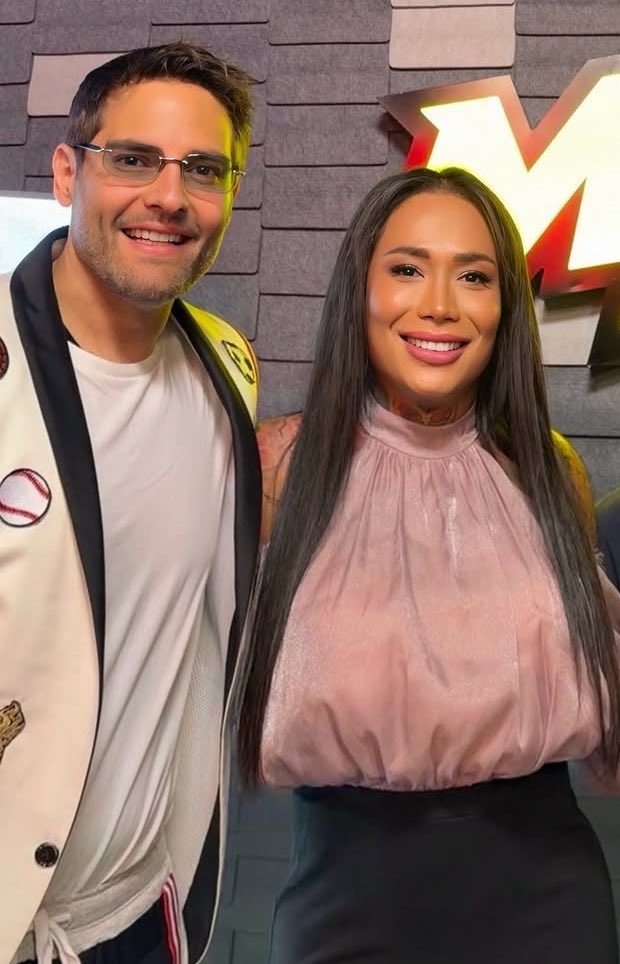 HopeBeatles's tweet photo. La pareja presidencial. 😍
#LaCasaDeLosFamososMx https://t.co/V5xoY8L5In