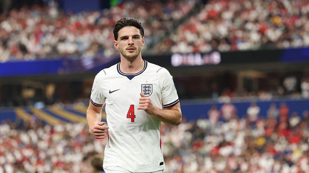 pythaginboots's tweet photo. Thoughts on how slick England have looked without Declan Rice in midfield. 

Is it a sheer coincidence?

Against more mid sides, would his presence be as necessary? https://t.co/lkUxjYk96d