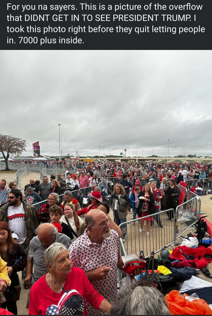 MrsJacobs613's tweet photo. @realDonaldTrump @POTUS @WhiteHouse You can use my photos to show how full we was at the rally in Vandalia, OH Oct 3rd!! https://t.co/Wuamkk427P