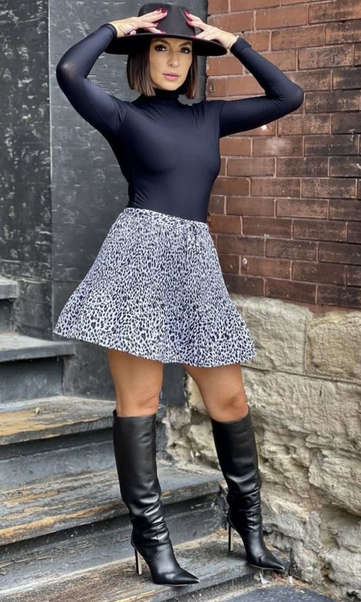 KHighBootFan's tweet photo. Tuesday evening, knee high  boots #khb https://t.co/wAcs7NcTfj
