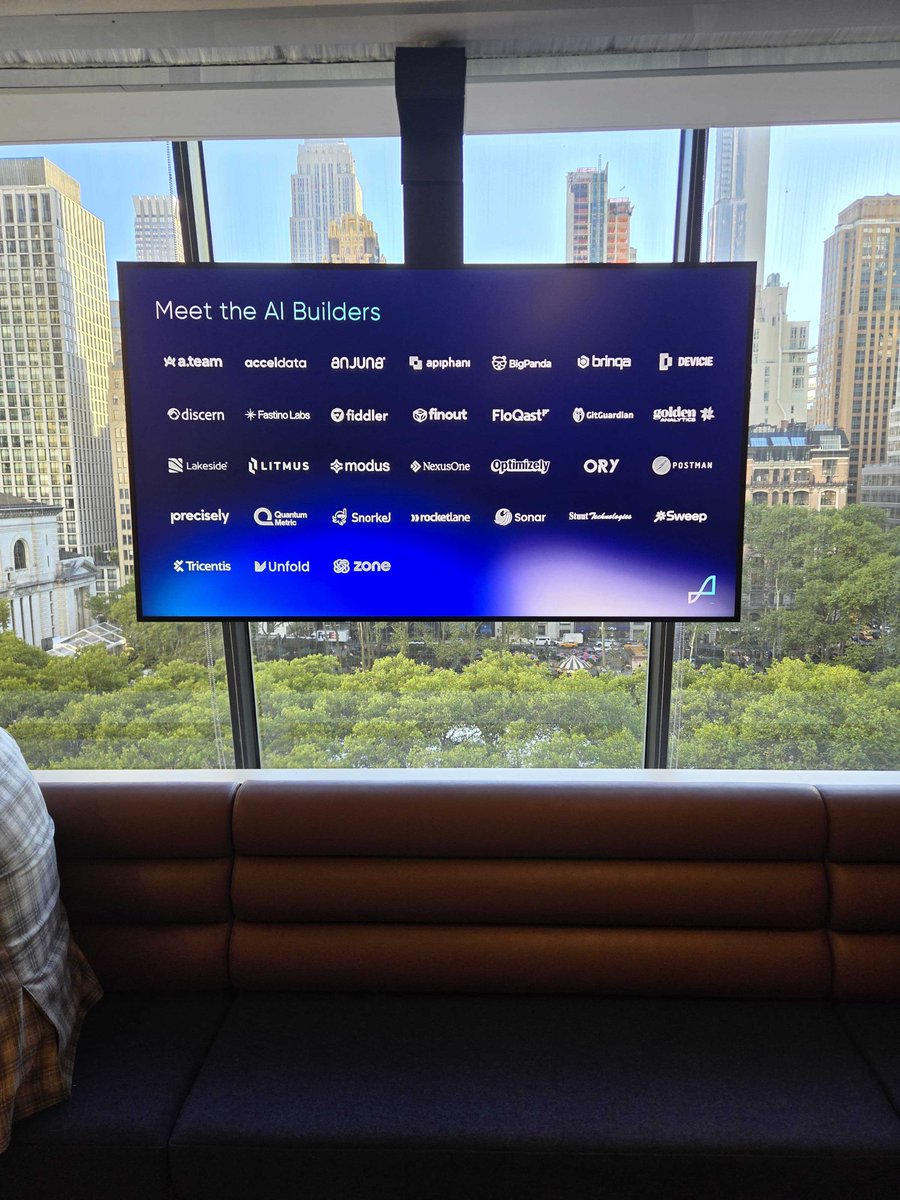 devicie's tweet photo. A strong few days in NYC for Devicie at #ScaleUpAI.

From the Gartner AMA and Enterprise Summit to today’s ScaleUp:AI event, our CEO Alex Hesterberg has been connecting with leaders across AI, enterprise technology and innovation.

Proud to sponsor the event and be part of the @insightpartners community. Big thanks to the Insight teams for bringing it all together.

#AI #DeviceManagement #MicrosoftIntune
