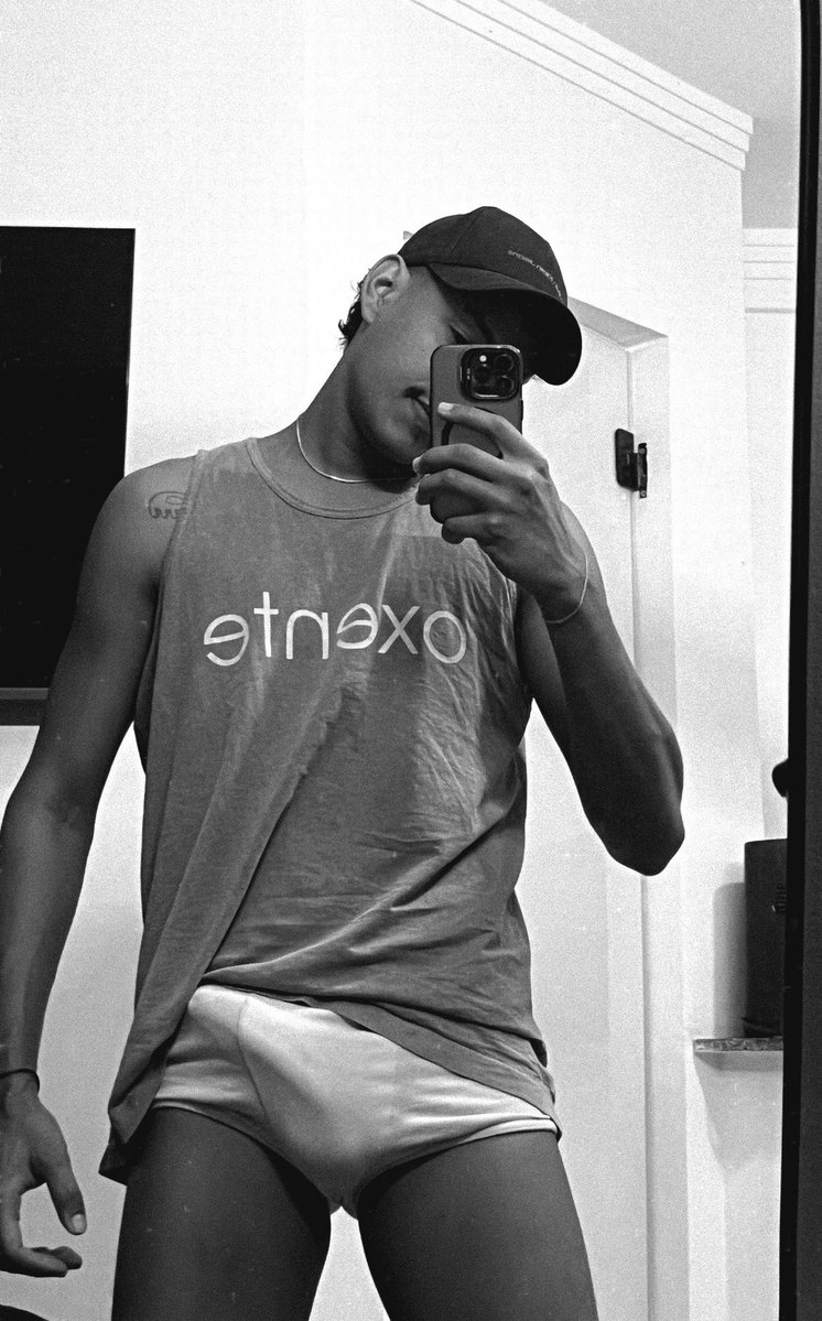 SeuGarotao's tweet photo. https://t.co/uOsBqEV8nA

🤤🔥🔥 https://t.co/Ry102JtWo2