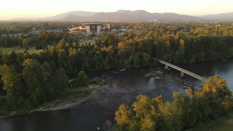 GoDucksnet's tweet photo. Rainfall Since May 2025
Atlanta, GA 72.13 inches
Columbus, OH 68.95
Chicago, IL 57.44 
Ann Arbor, MI 51.30 
Minneapolis, MN 46.85 

Drumroll...
THE University of Oregon a very Cali-esque 31.14

No tornadoes, no frozen tundra, no swampass humidity

ALL #BestCoast
Go West Young Men https://t.co/FDqLcvgmRi