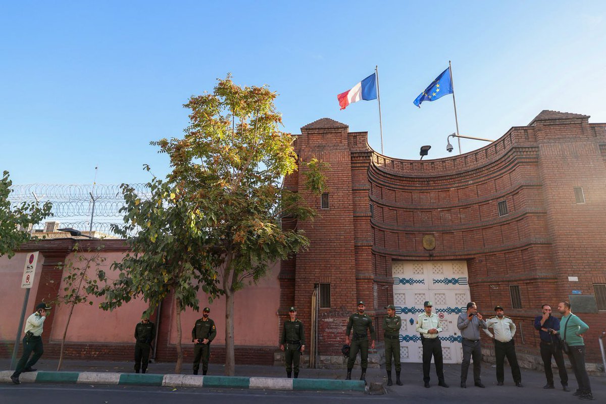 BPartisans's tweet photo. L'Iran convoque l'ambassadeur de France en raison de la réponse "violente" aux manifestations étudiantes.

Téhéran a accusé les autorités françaises de maltraiter les manifestants qui réclamaient de meilleures conditions scolaires et a appelé au respect du droit de réunion pacifique.