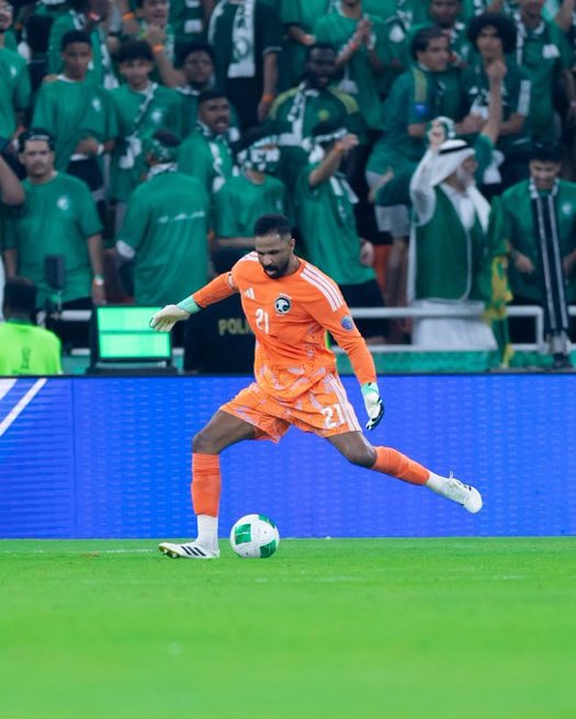 mutaiwee's tweet photo. افضل حارس في #خليجي٢٧ الكلام ينتهي عندك ابولطيفة .. شباك نظيفة و كاس البطولة و قتالية و قيادة لمنتخبنا.. مبروك كابتن 💪🇸🇦💚 #كاس_خليجي_٢٧ https://t.co/Ix2eenBoZX