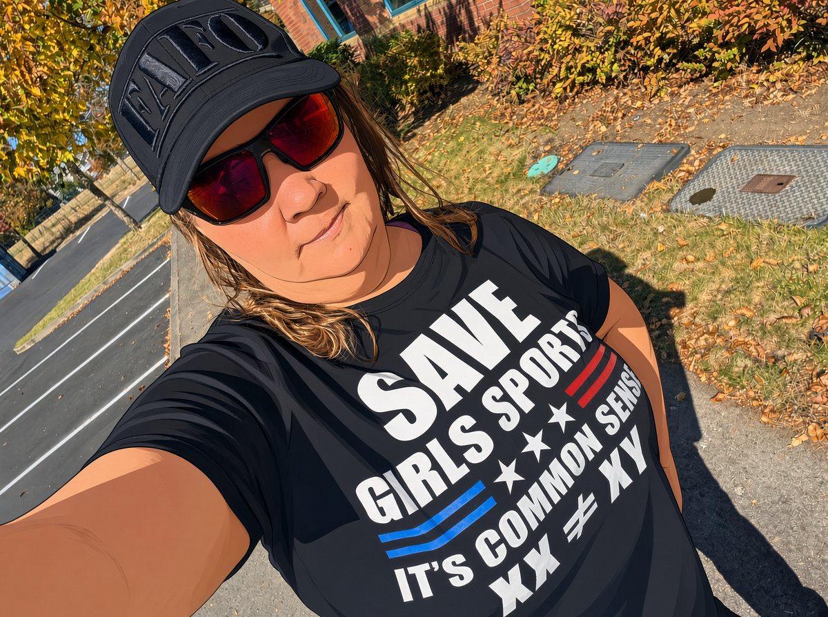 unknownpnwpat's tweet photo. Save women's sports https://t.co/ojiFXm3ScW