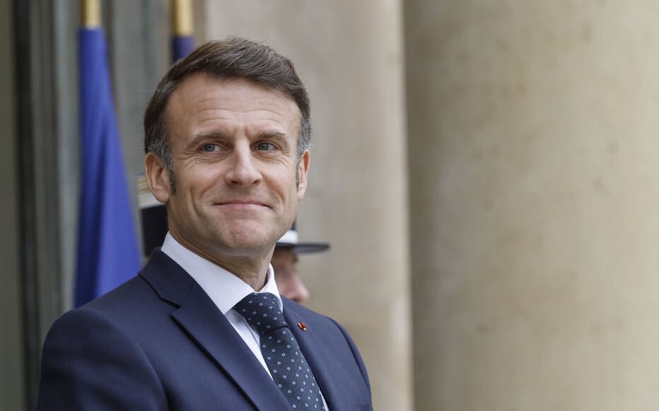 Kasambalive's tweet photo. Nothing scares the ruling class than the people realising they are actually the #DeepState and the Power belongs to the People , by the People for the people.
@EmmanuelMacron goose is already cooked 💯. https://t.co/PCYu6VIlCL