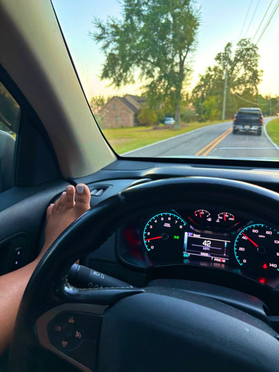 jamrealjawnn's tweet photo. Just a lil temptation while i’m driving 😻 -🫦 https://t.co/c59GslqfQp