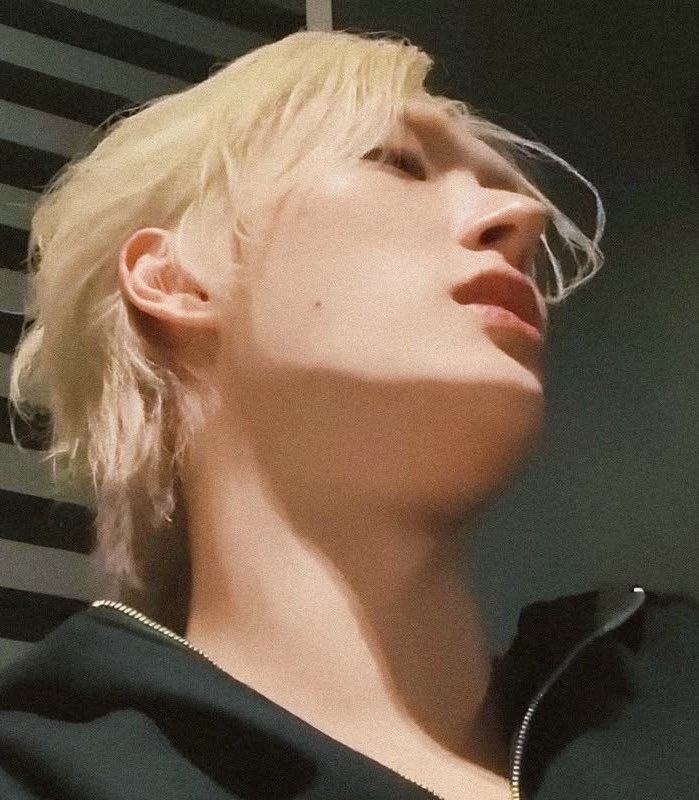 yungisholic's tweet photo. he’s such a doll https://t.co/V6tt5KjbCc