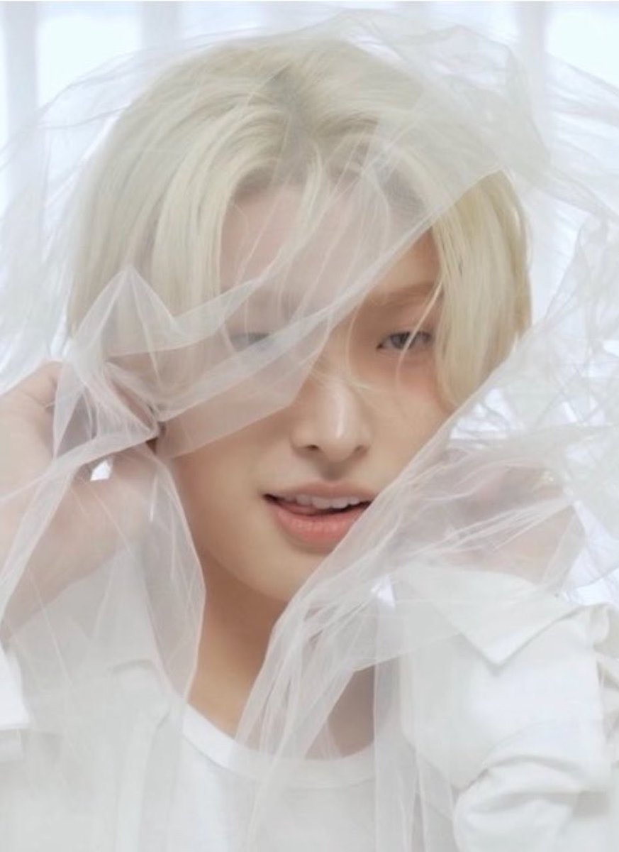 yungisholic's tweet photo. he’s such a doll https://t.co/V6tt5KjbCc