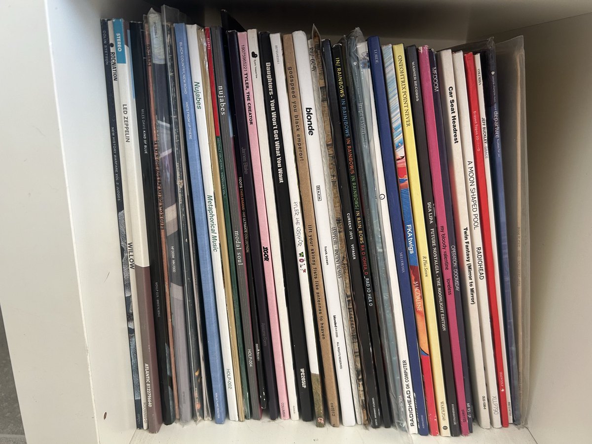 swagoloog3's tweet photo. This is the most performative corner in my house and i have like 6 berserk mangas https://t.co/edfuSDwLPA