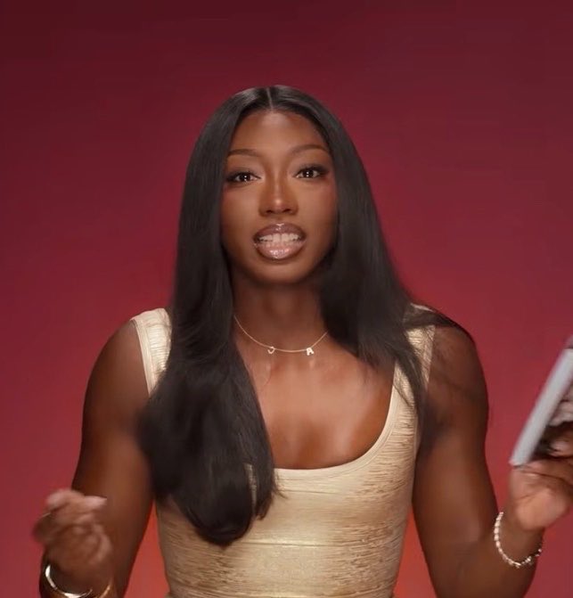 SoniaFash's tweet photo. The Cosmo interview is old but we got two pretty looks from Aniya within 24 hours 🤏🏾✨ https://t.co/iTt7qaWo52