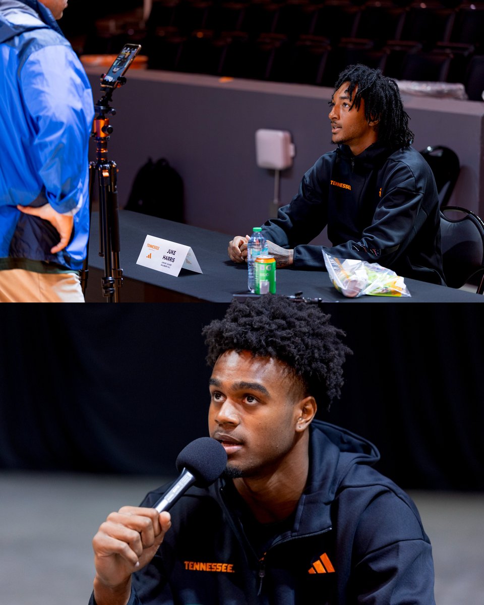 Vol_Hoops's tweet photo. today's topic: basketball

notes from media day → https://t.co/gnJXtMausA https://t.co/3iA8Qxuxa1