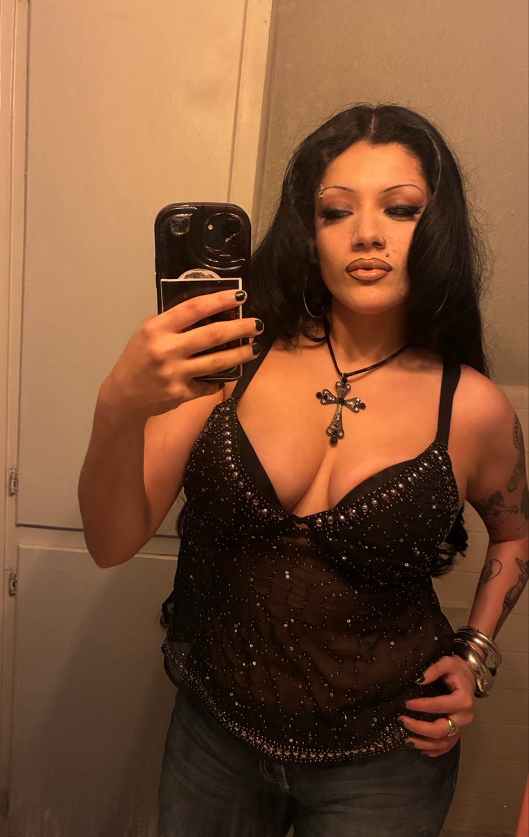 radioteque0000's tweet photo. Can i be your baby https://t.co/iiKGC4Pxio