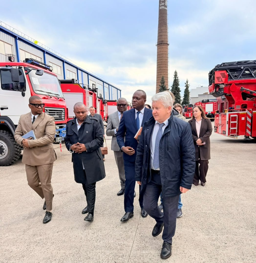 Jeancy_Nsinga's tweet photo. La délégation de TRANSCO, conduite par le DG Jérémie @CKilubu, poursuit sa mission avec des réunions techniques et des visites de sites spécialisés.

Une mission tournée vers l’identification de solutions pour améliorer le transport public en RDC.

@transcordc 
@Presidence_RDC https://t.co/i3yqTX836d