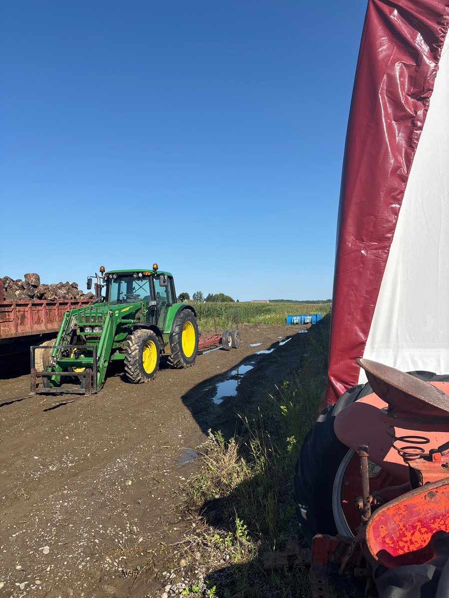 MisterDesigner_'s tweet photo. @egg_taast_ Use a tractor idk https://t.co/IGpyvhNd9J