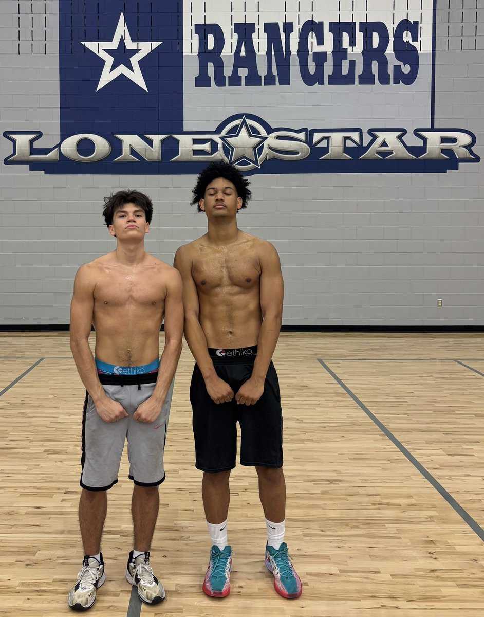 PCnowisthetime's tweet photo. The @LSHSRangers continue to CHOP THE WOOD! 🪓

It’s not what we do, it’s who we are. The Standard never changes, and the WORK never stops! #FAMILY 😤

Big S/O to our @VistaSportMedPT ⭐️s of the Week: 
Boys 🏀: JJ, Andrew
Girls 🏀: Jayla, AT
🥎: Gillian
🤼‍♂️: Evelyn https://t.co/hAcgWnmA0a