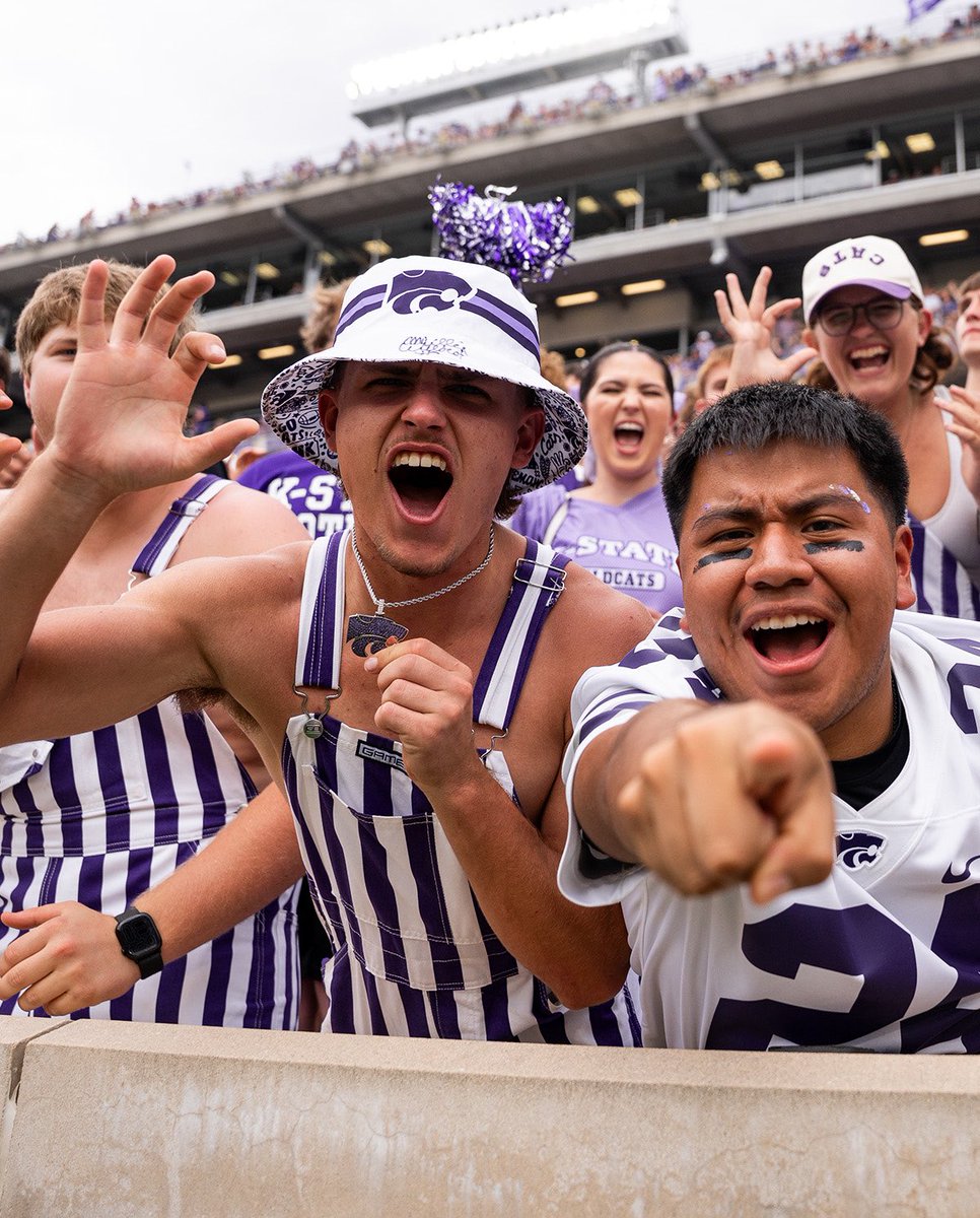 KState_Students's tweet photo. This week = Fútbol⚽️ &amp; Football🏈 https://t.co/aw2BGTGCHs