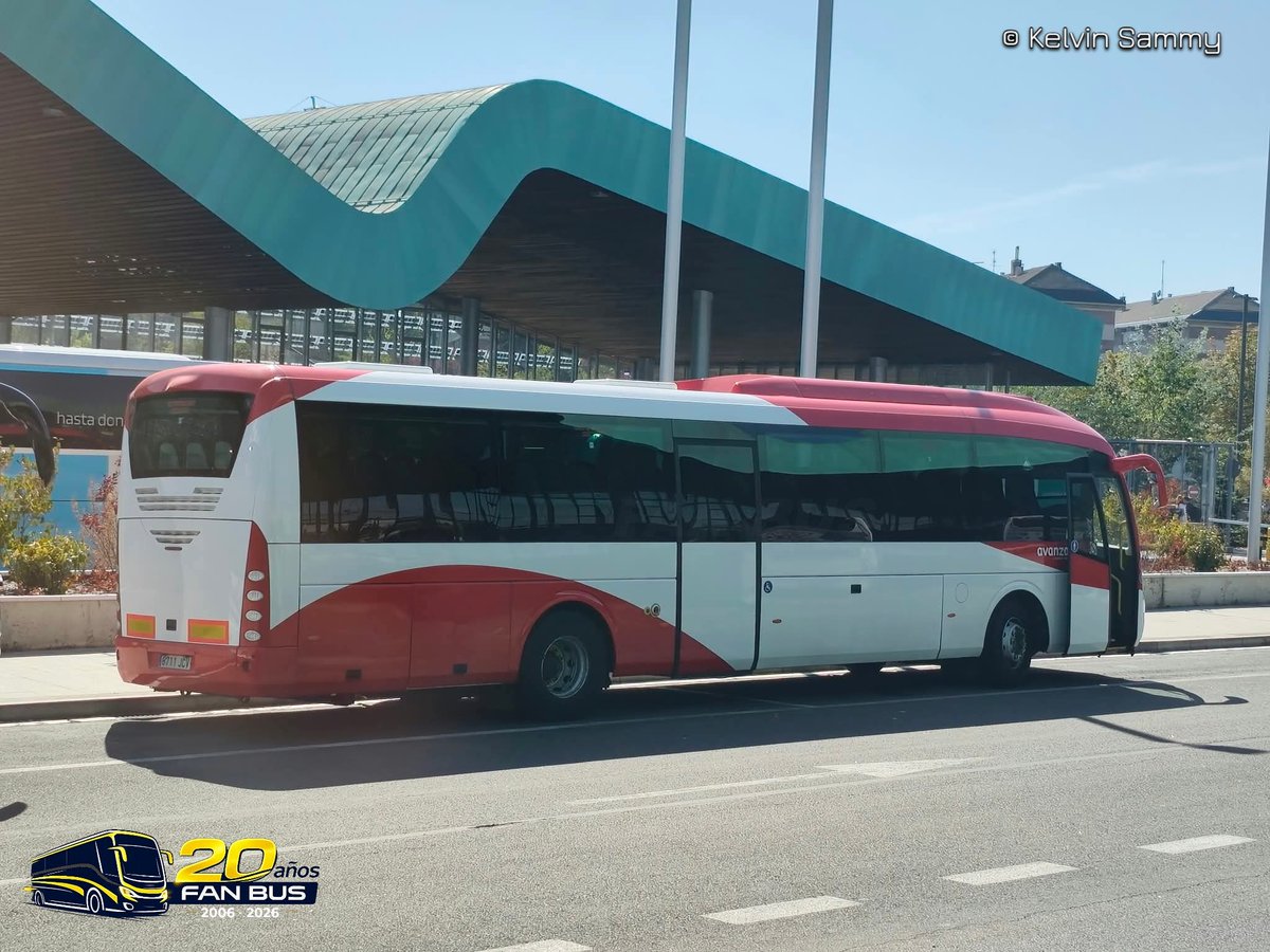 FanBus1's tweet photo. 🇪🇸 Desde España Kelvin Sammy envió la siguiente foto donde se aprecia un Irizar i4 Scania K 360 de Lurraldebus.
Lugar de la foto: Estación de autobuses de Vitoria/Gasteiz https://t.co/0achYBxaUc