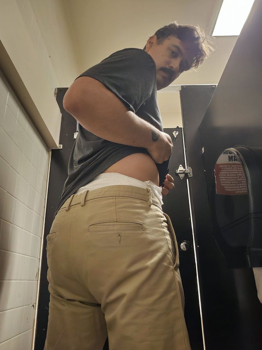 aceventura1990's tweet photo. The kiddo @bravestinker wanted to show off his khakis and his Huggies at work!!! He also has been in the mood to get spanked lately who’s up for the challenge? https://t.co/1bdMGc87y8