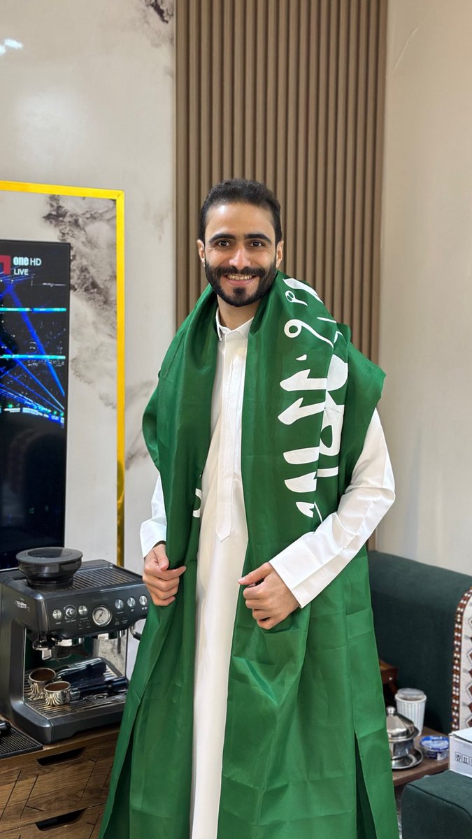 _Ibra_1413's tweet photo. الحمدلله ، مالها الا مملكتنااا 💚 https://t.co/HgCs5v3lYj