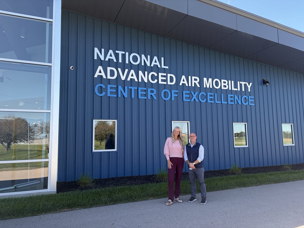 OhioDevelopment's tweet photo. Visiting the National Advanced Air Mobility Center of Excellence @naamce in (where else) the birthplace of aviation!
This afternoon, Director @LydiaMihalik toured the facility, which hosts the nation's only integrated build-test-fly ecosystem. https://t.co/SK9AaKwNYC