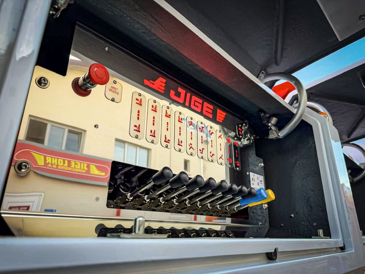 millerind's tweet photo. Great looking new generation Mega 45 on a Mercedes Benz Trucks chassis from our friends at @JIGEINTERNATION in France! https://t.co/035Az7IuO3