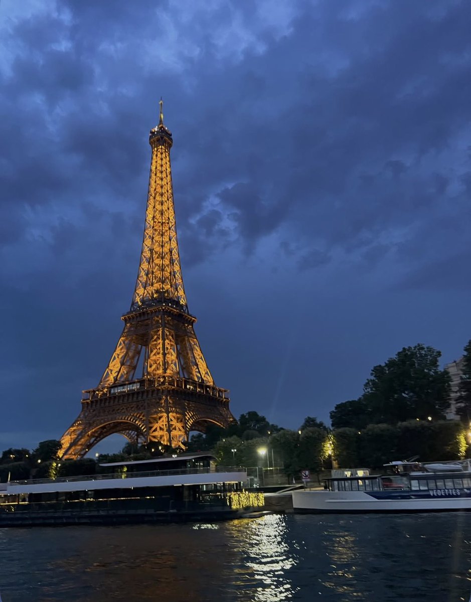 W0rld2026's tweet photo. Paris, France 🇫🇷 https://t.co/KPflobPLVA