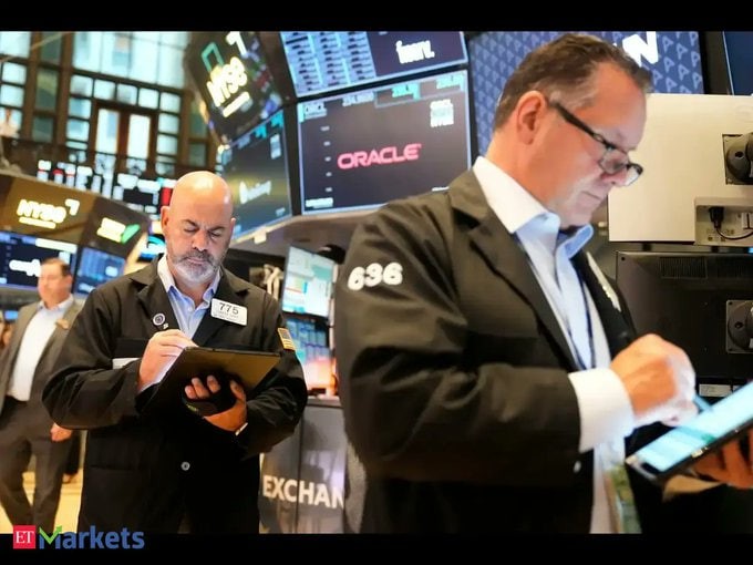VictoriaVaxvwl's tweet photo. 🔥US Stocks: S&amp;P 500 &amp; Nasdaq hit fresh record highs as market focus pivots to earnings https://t.co/4w4xuP5iw9