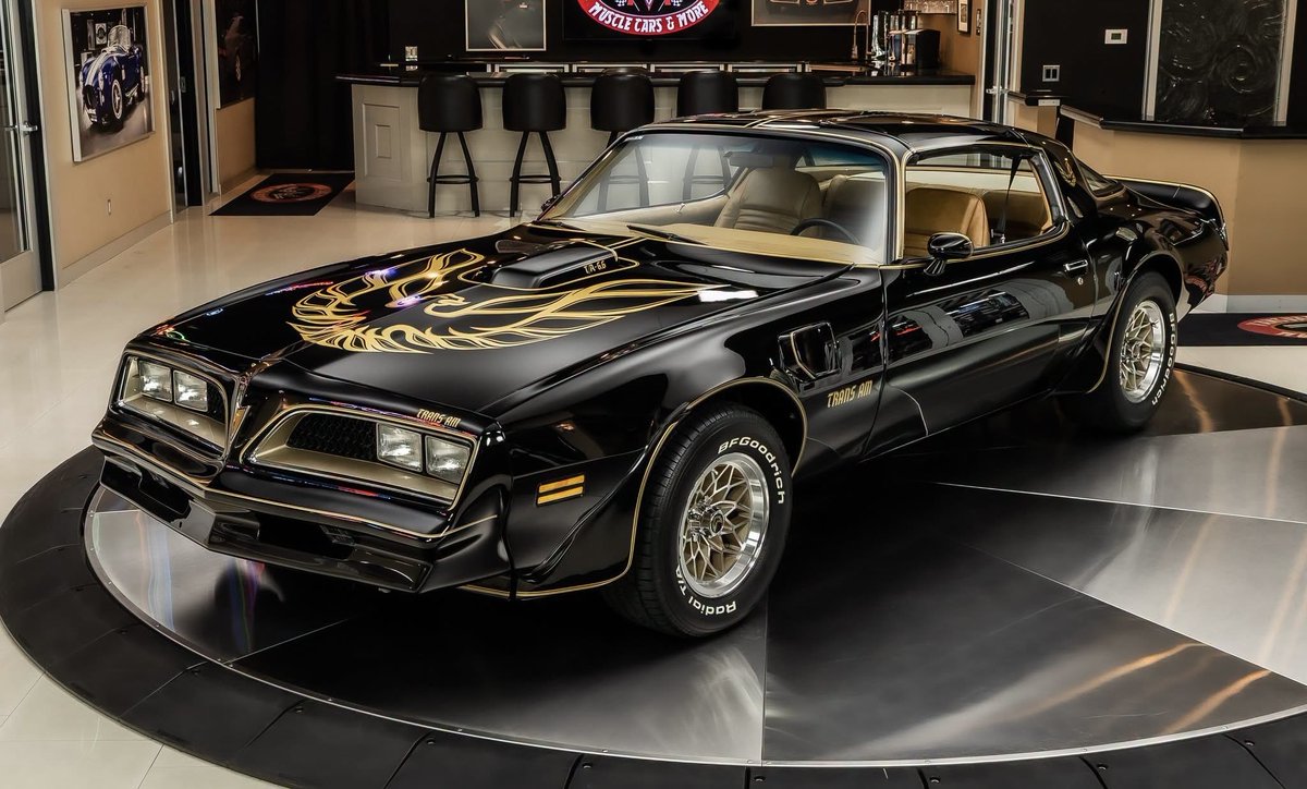 vanguardmotors1's tweet photo. Congrats to the new owner on the purchase of this beautiful 1978 Pontiac Firebird Trans AM Y82 SE! Thanks for letting VMS park your dream in your driveway! https://t.co/udkHlqRMm5
