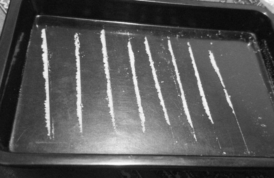 aria4212's tweet photo. another delicious line, wanna snort it together?

#drugstwt #coketwt #drugtwt https://t.co/DXuXdvGAi5