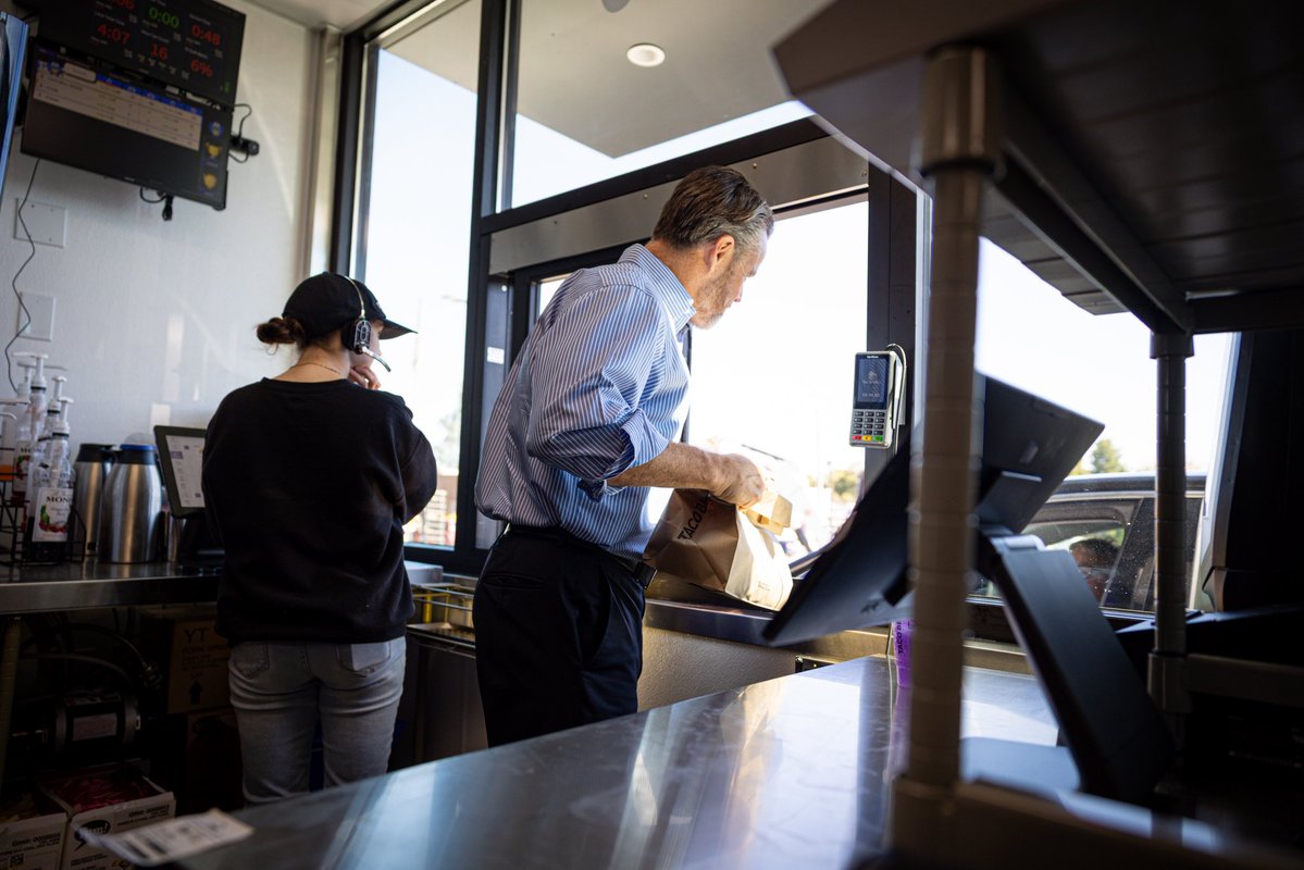 ToddYoungIN's tweet photo. I love Taco Bell and was thrilled to serve a few tacos during the grand opening of the new Brownstown location today. 

Thank you for the bean burrito to go! https://t.co/0dlbyw7IcP