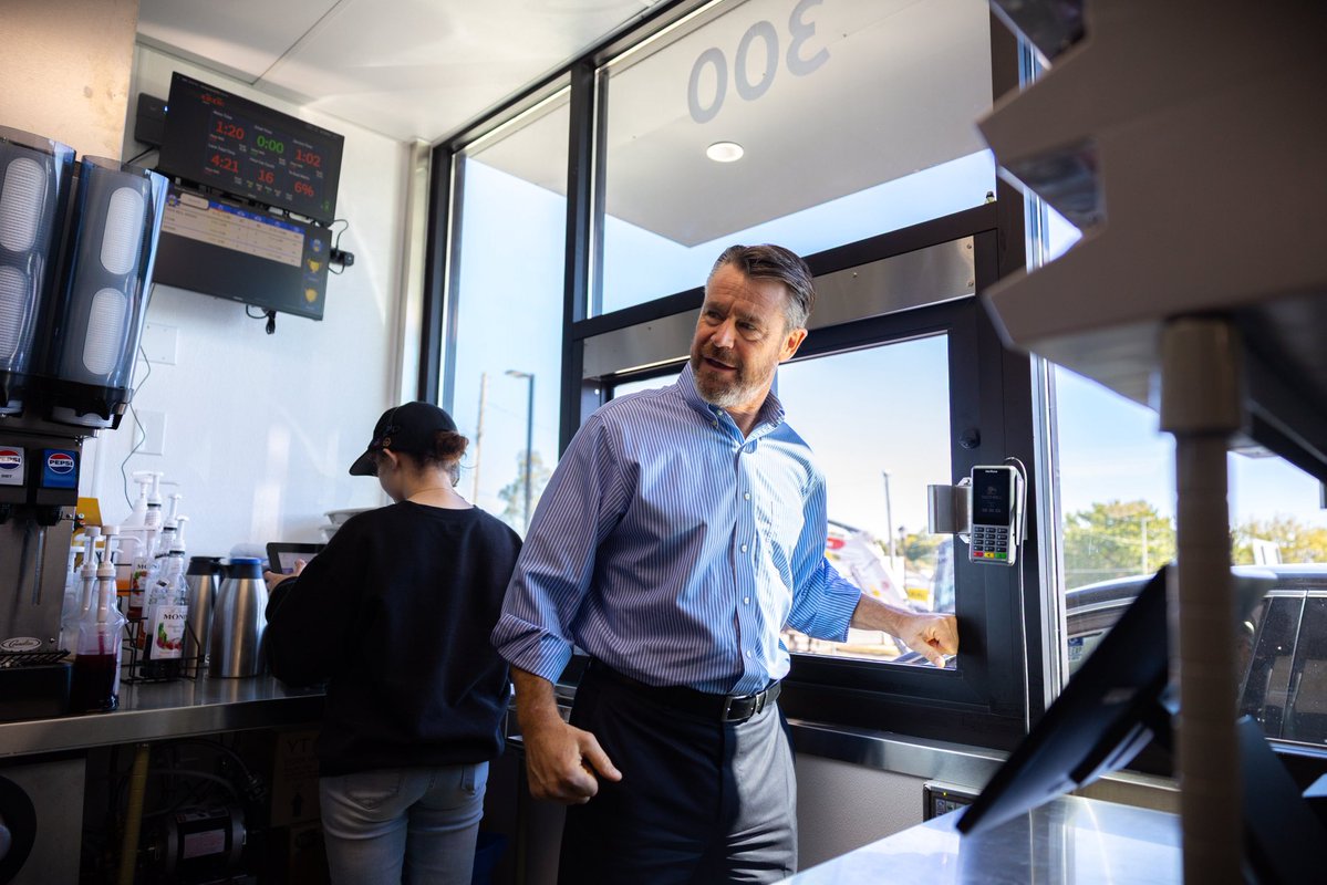 ToddYoungIN's tweet photo. I love Taco Bell and was thrilled to serve a few tacos during the grand opening of the new Brownstown location today. 

Thank you for the bean burrito to go! https://t.co/0dlbyw7IcP