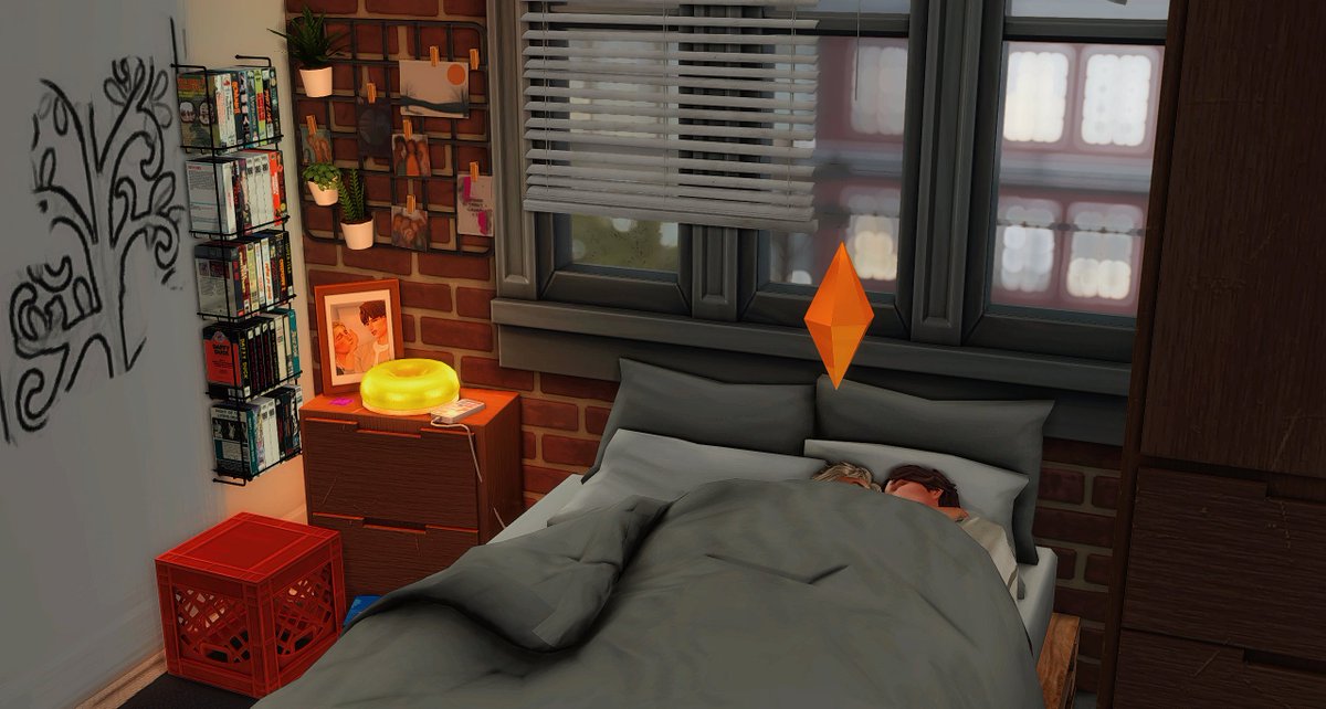 naomich8's tweet photo. their post-college era and first apartment (#college #sims4 #mlm ) https://t.co/ac3YR18IJN