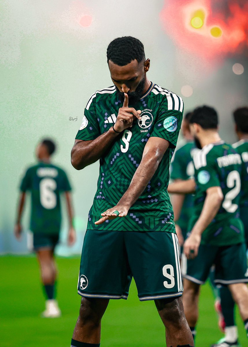 M_O_H_1937's tweet photo. بطل النخبة الاسيوية بطل كأس الخليج 
هداف كأس الخليج هدف حاسم في نهائي النخبة هدف حاسم في نهائي كأس الخليج ..

يجب ان نرى التفاف كامل من الجميع وتحديداً اعلامنا اتجاه هذا الرجل وتبني حملة ضخمه ليحقق جائزة افضل لاعب في قارة اسيا 

لانه فراس هو الاحق 
فيها وبكل جدارة واستحقاق ..💚 https://t.co/mKLKZVvbVn