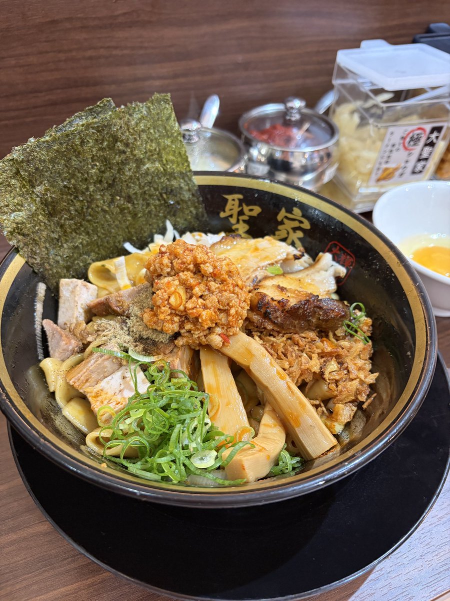 comettott's tweet photo. 大聖家油そば、もちろん食べたよ
もちろん食べたけどさ、、 https://t.co/DvzhTBbjAJ