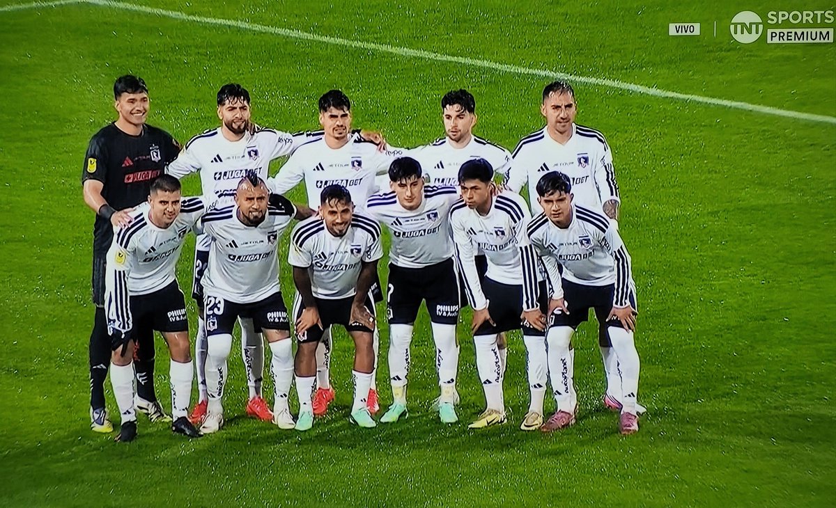 JonathanVi49357's tweet photo. Vaaaaamooooos CACIQUEEEEE 🤟🏻 💪🏻
#MatchdayMartes
#CopaChileCocaColaZeroAzúcar
#VamosColoColo #VamosCacique https://t.co/5znFYrk3n9