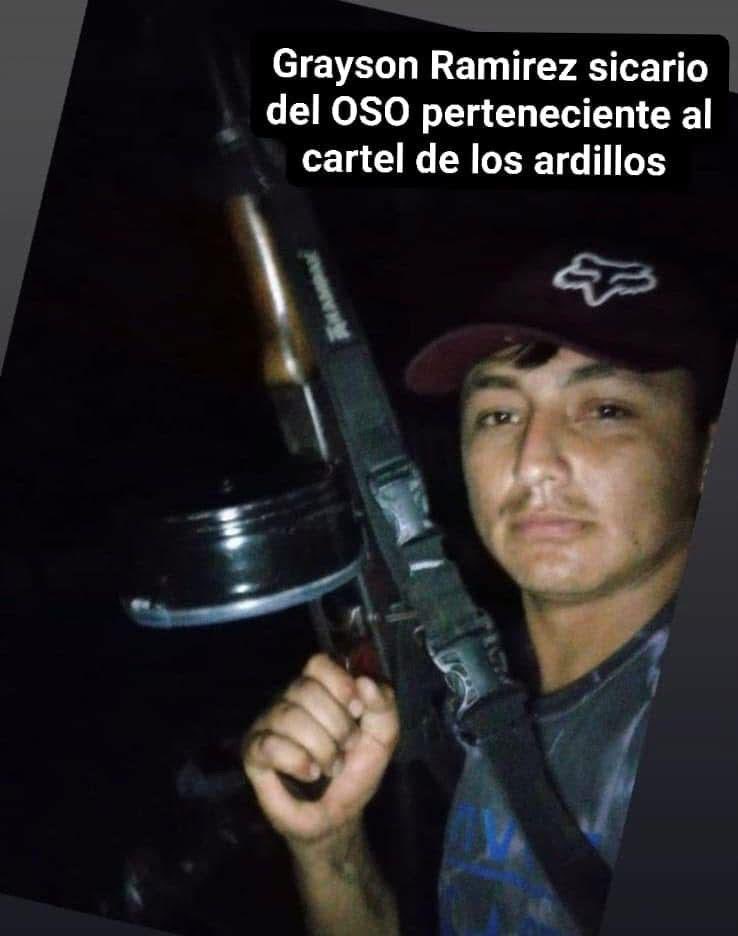 lumendoz's tweet photo. La @FiscaliaGro está por liberar al #Oso sicario de #LosArdillos, Grayson Ramírez.
Quien el 16 de agosto del 2025 en una brecha de El Cortijo municipio de Ayutla de los libres asesinó a 13 policías comunitarios. 
Que el 22 de julio asesinó a 7 policías comunitarios en Chacalapa de Bravos del municipio de Juan R, Escudero #Guerrero. 
Ah, pero 5 comuneros del Terrero fueron sentenciados a 9 años de cárcel por portación ilegal de armas para defender su comunidad 
Que vergüenza @Claudiashein @EvelynSalgadoP @SEGOB_mx @FelixSalMac
