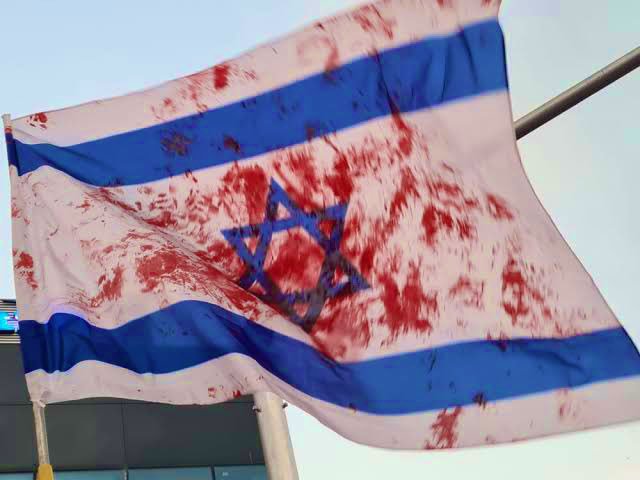 MANOUCHKYA's tweet photo. ⚠️🇵🇸💔💔💔
🇵🇸 Des navires de guerre de l'occupation ouvrent le feu sur les tentes des déplacés dans les environs de la ville de Rafah, au sud de la bande de Gaza. https://t.co/H3n8ah4I1k
