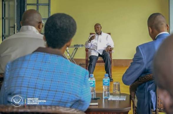 NtumbaHerv2's tweet photo. FDLR, reddition et paix dans l’Est de la RDC, Anzuluni sollicite l’appui de Museveni https://t.co/hjIds3oz1J https://t.co/7rhB9x3c1d