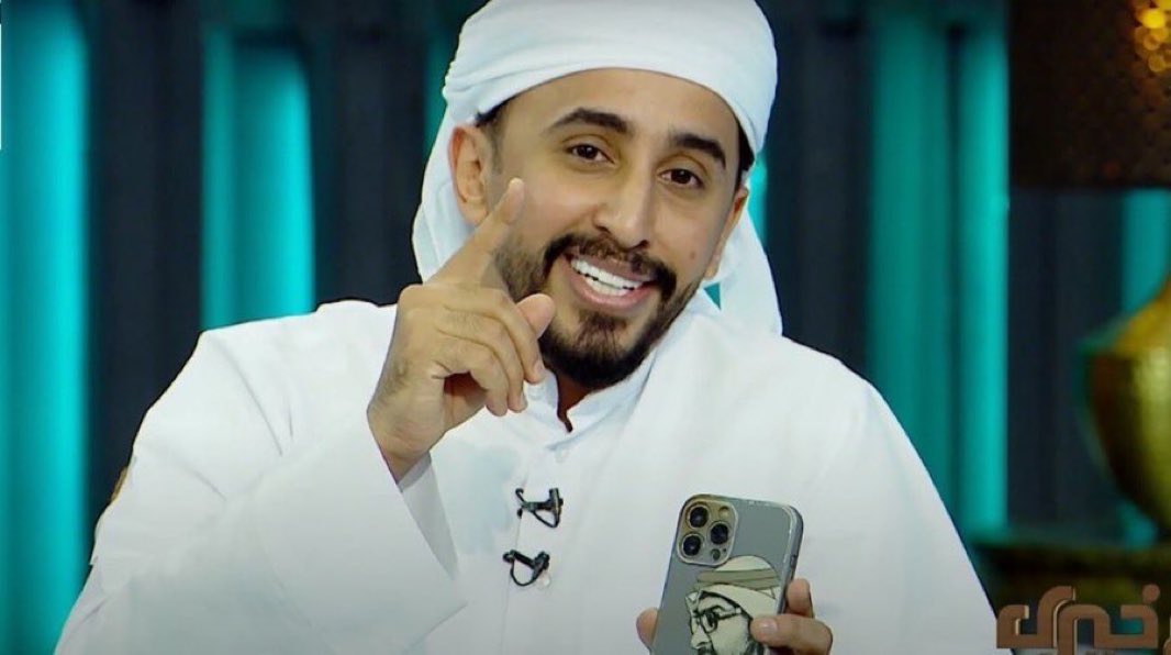 3w__110's tweet photo. نصيحتي لكل اماراتي اطردو الكلب هذا والله انه سبب في الفتنه الحاصله بين الجمهور السعودي والاماراتي الله لايبارك في ذا الوجه عزالله انك ماسويت خير https://t.co/8Pu4wQarxO