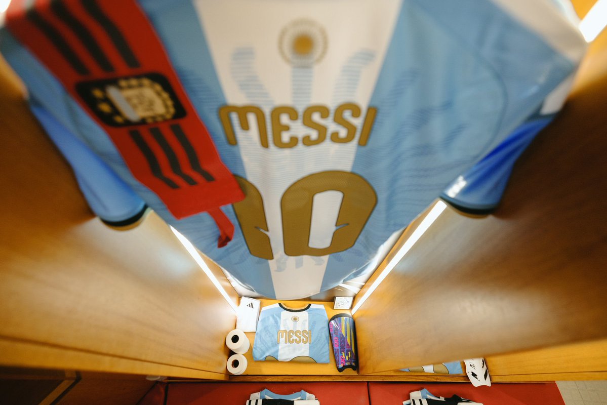 preshie777's tweet photo. Received from. Little goat 🐐 z
#messi #Here are popular Lionel Messi Twitter/X hashtags:

#Messi #LionelMessi #LeoMessi #Messi10 #GOAT #MessiFans #MessiMagic #MessiSkills #MessiGoals #MessiForever #LM10 #Argentina #VamosMessi #InterMiami #Messi𑁋 https://t.co/ipWUo3ddDb